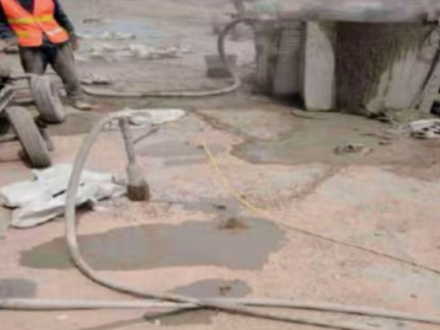 依兰水泥混凝土路面板底注浆技术 路面脱空注浆整治方案