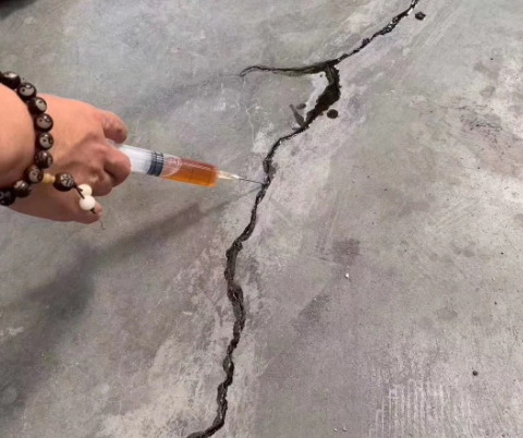 依兰混凝土裂缝修补技术详解​